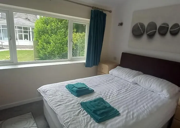 Sunny Holiday House